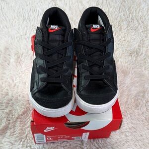 Nike Kids mid 77’ Blazer Black and White leather High-Top Sneakers